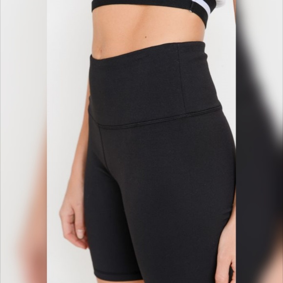 Highwaist Solid Short Leggings - Picture 3 of 7